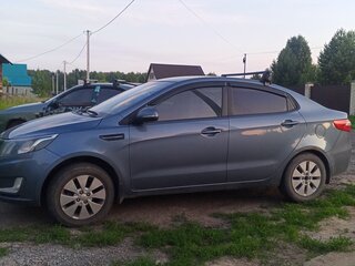 2013 Kia Rio 5-speed III, голубой, 750000 рублей, вид 3