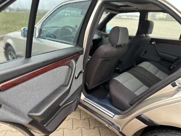 1994 Mercedes-Benz C-Класс 200 I (W202), золотистый - вид 17