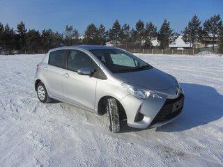 2018 Toyota Vitz III (XP130) Рестайлинг, серый, 1000000 рублей, вид 3