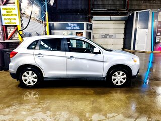 2012 Mitsubishi ASX I Рестайлинг, серебристый, 800000 рублей, вид 4