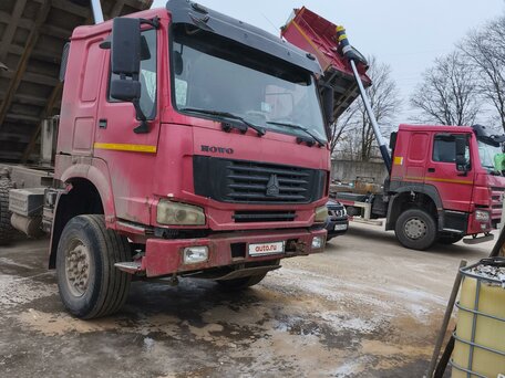 2011 Sinotruk Howo A5, красный, 2200000 рублей, вид 1