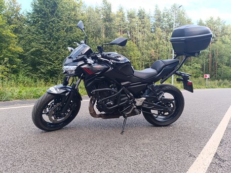 2021 Kawasaki Z 650, чёрный, 770000 рублей, вид 4