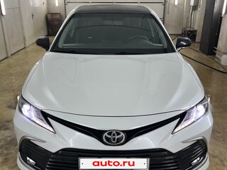 2021 Toyota Camry VIII (XV70) Рестайлинг, белый, 2570000 рублей, вид 1