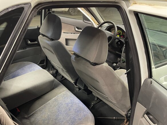 2010 Lada (ВАЗ) Priora I, белый, 290000 рублей - вид 15