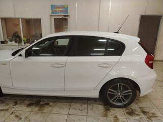2009 BMW 1 серии 116i I (E81/E82/E87/E88) Рестайлинг, белый, 720000 рублей, вид 3
