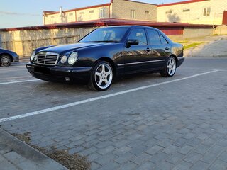 1998 Mercedes-Benz E-Класс 300 II (W210, S210), синий, 950000 рублей, вид 1