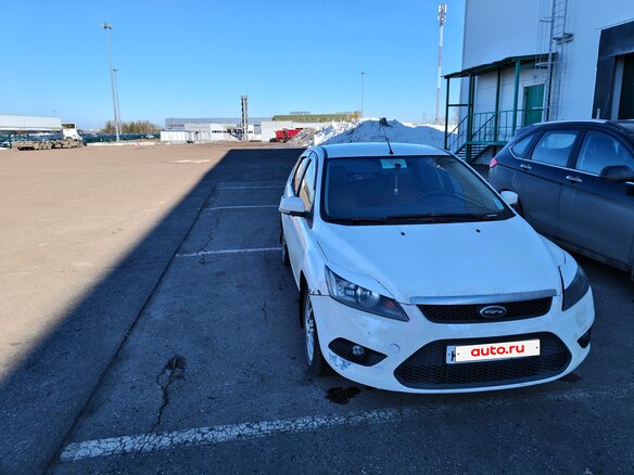 2010 Ford Focus II Рестайлинг, белый, 359999 рублей - вид 2