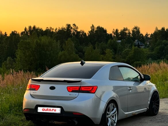 2011 Kia Cerato Koup II, серебристый, 730000 рублей - вид 4