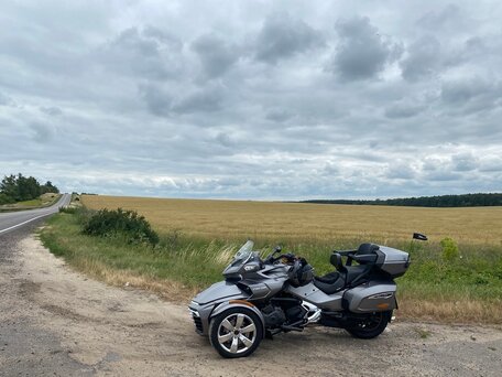 2017 BRP Can-Am Spyder, серебристый, 2500000 рублей, вид 5