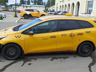 2017 Kia Ceed II Рестайлинг, жёлтый, 700000 рублей, вид 5