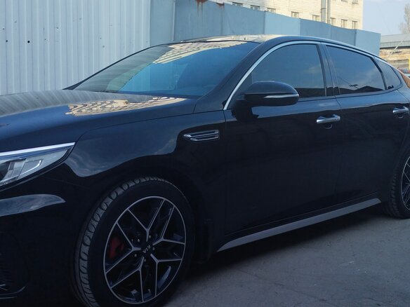 2018 Kia Optima IV Рестайлинг, чёрный, 2700000 рублей - вид 2