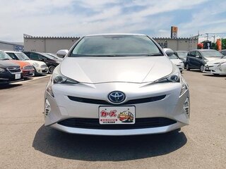 2017 Toyota Prius IV (XW50), серебристый, 1300000 рублей, вид 2