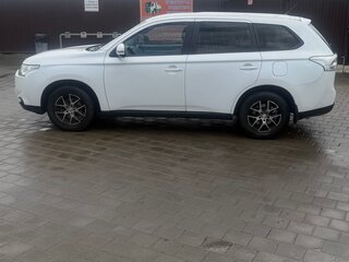 2013 Mitsubishi Outlander III, белый, 1110000 рублей, вид 5