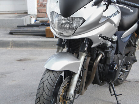 2001 Kawasaki ZR-7, серебристый, 295000 рублей, вид 3