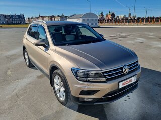2018 Volkswagen Tiguan II, бежевый, 2855000 рублей, вид 3