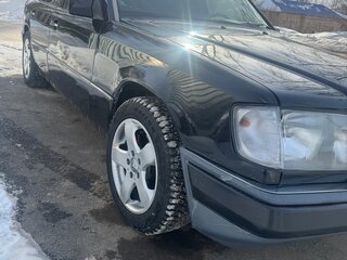 1993 Mercedes-Benz E-Класс 280 I (W124), чёрный, 419000 рублей, вид 2