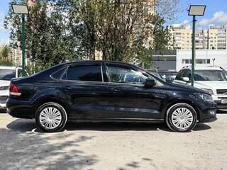 2017 Volkswagen Polo V Рестайлинг, чёрный, 859000 рублей, вид 5