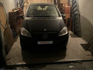 2011 Mercedes-Benz A-Класс 180 II (W169) Рестайлинг, чёрный, 1100000 рублей, вид 3
