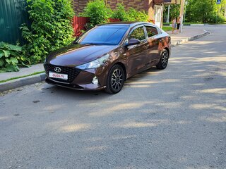 2021 Hyundai Solaris II Рестайлинг, коричневый, 1900000 рублей, вид 1