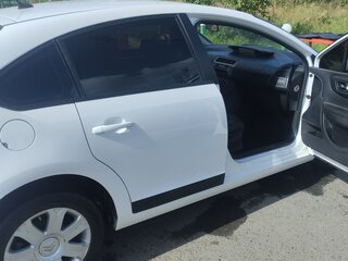 2011 Citroen C4 I Рестайлинг, белый, 950000 рублей, вид 3