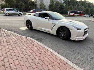 2010 Nissan GT-R I, белый, 11000000 рублей, вид 1