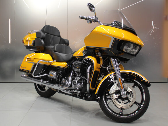 2022 Harley-Davidson CVO Road Glide, жёлтый, 5364828 рублей