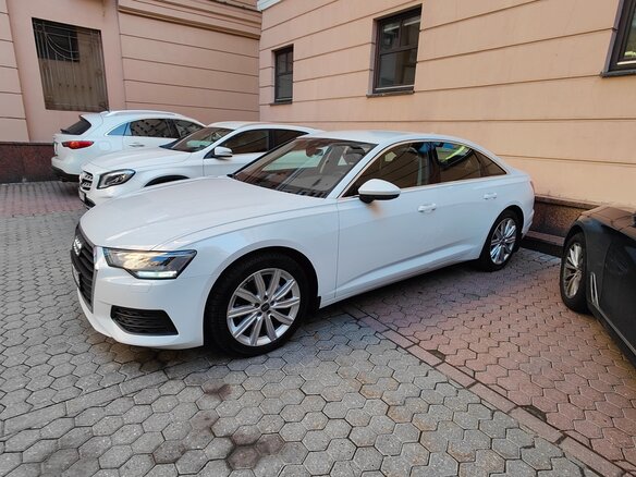 2021 Audi A6 40 TDI V (C8), белый, 3550000 рублей - вид 10