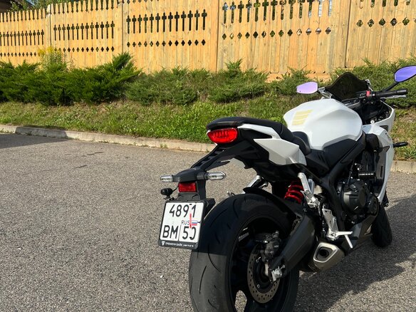 2024 Honda CBR 650R, белый, 999999 рублей - вид 5