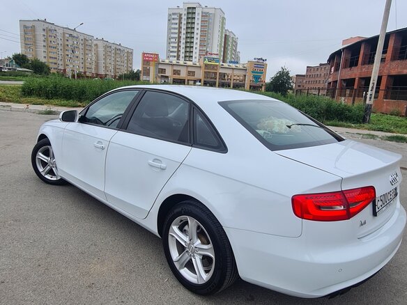 2013 Audi A4 IV (B8) Рестайлинг, белый, 1520000 рублей - вид 4