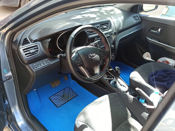 2013 Kia Rio 4-speed III, голубой, 1100000 рублей - вид 4