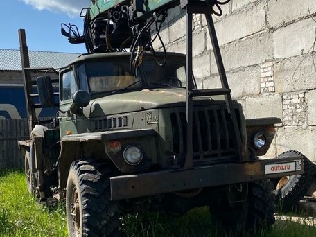 1990 Урал 4320, зелёный, 800000 рублей, вид 1