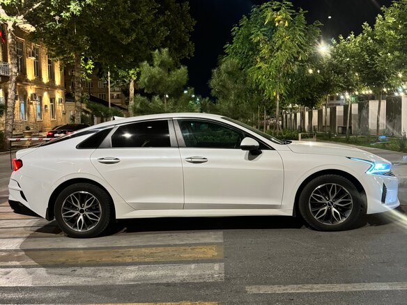 2020 Kia K5 III, белый, 1850000 рублей