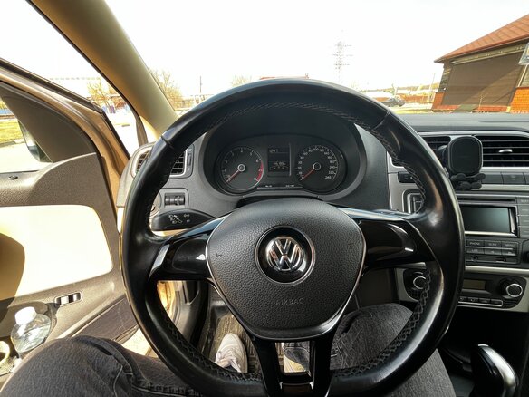 2015 Volkswagen Polo V Рестайлинг, бежевый, 1379000 рублей - вид 22