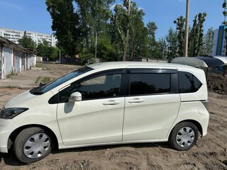 2012 Honda Freed I Рестайлинг, белый, 1095000 рублей, вид 4