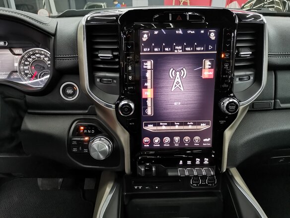 2019 Ram 1500 Crew Cab V, чёрный - вид 20