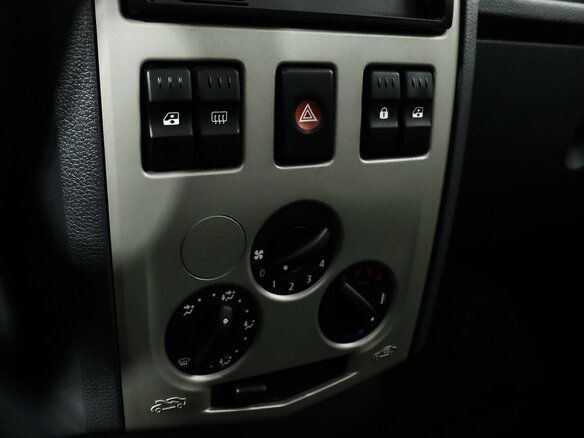 2009 Renault Logan I, красный - вид 13