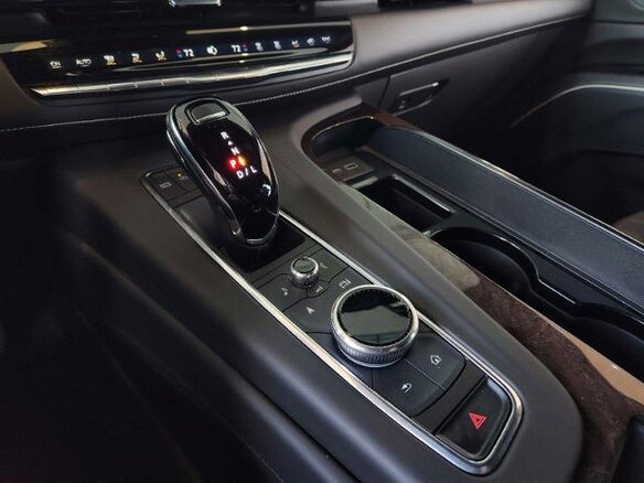 2024 Cadillac Escalade V, чёрный, 15579360 рублей - вид 8