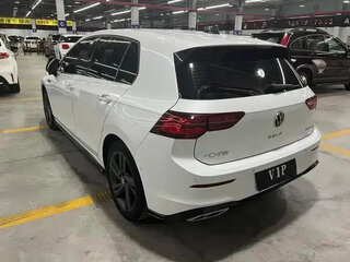 2022 Volkswagen Golf VIII, белый, 1830000 рублей, вид 4
