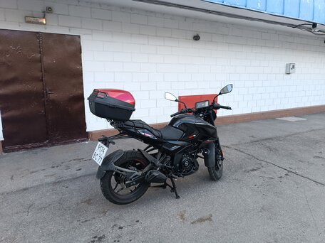2023 Bajaj Pulsar N250, чёрный, 270000 рублей, вид 4