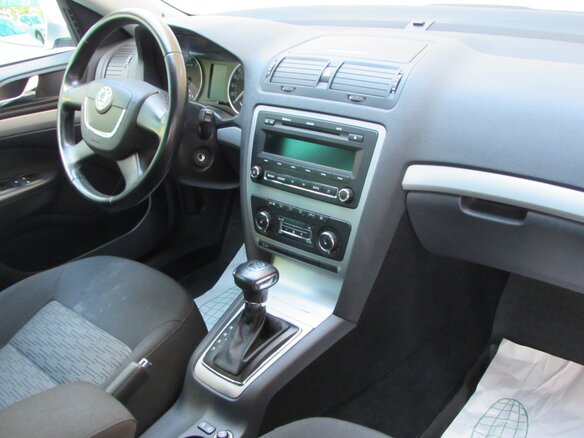 2013 Skoda Octavia II (A5) Рестайлинг, серебристый - вид 1