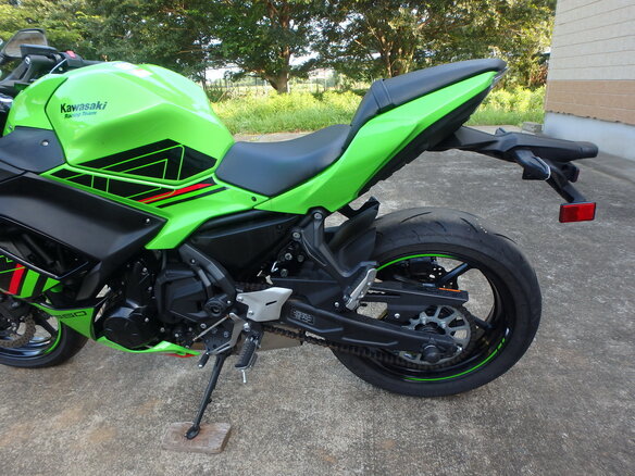 2024 Kawasaki Ninja 650, зелёный, 880000 рублей - вид 12