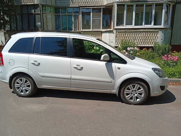 2012 Opel Zafira B Рестайлинг, белый, 720000 рублей - вид 2