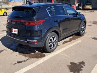 2021 Kia Sportage IV Рестайлинг, чёрный, 1500000 рублей, вид 4