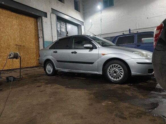 2003 Ford Focus I Рестайлинг, серебристый, 125000 рублей - вид 5
