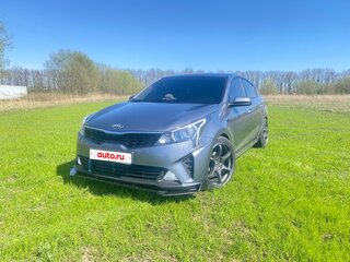 2020 Kia Rio IV Рестайлинг, серый, 1600000 рублей, вид 4