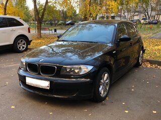 2009 BMW 1 серии 116i I (E81/E82/E87/E88) Рестайлинг, чёрный, 1075000 рублей, вид 1