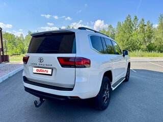 2023 Toyota Land Cruiser 300 Series, белый, 11300000 рублей, вид 5