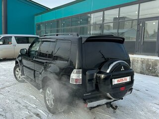 2011 Mitsubishi Pajero IV Рестайлинг 1, чёрный, 2000000 рублей, вид 3