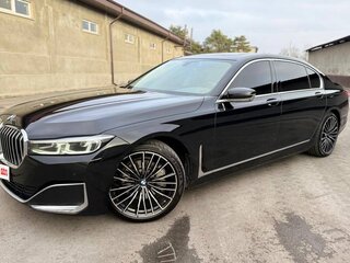 2020 BMW 7 серии Long 730Ld xDrive VI (G11/G12) Рестайлинг, чёрный, 6000000 рублей, вид 2