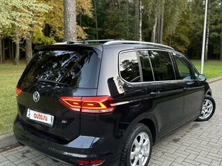 2018 Volkswagen Touran DSG6 II, чёрный, 1960000 рублей, вид 3